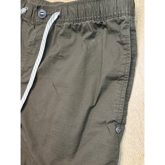 Vuori Ripstop Shorts in DARK OREGANO Large - Picture 3 of 7